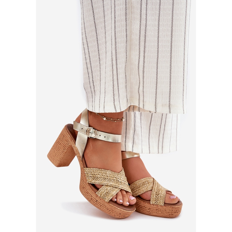 Lädersandaler på pelaren med flätning på Zazoo 40460 guldband gyllene 1