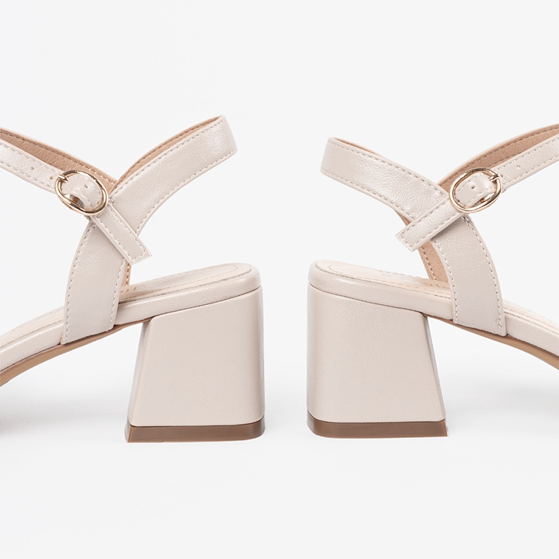 Kvinnors beige sandaler Sergio Leone 1