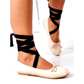 Bundna kvinnors ballerinor med en naken båge beige 3