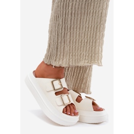 Inna Kvinnors flip flops på plattformen med gyllene ecru -spännen vit 1