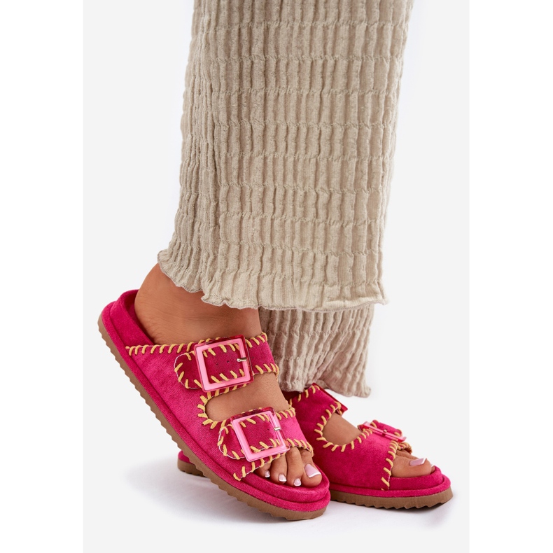 Inna Kvinnors flip flops med spännen och en dekorativ nederkant av fuchsia rosa 1