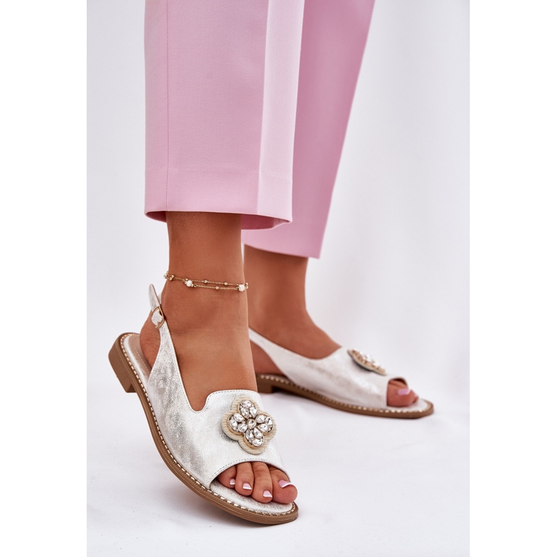 S.Barski Flat-klackade kvinnorsandaler med en dekorativ detalj S. Barski KV51-080 Silver silver- 2