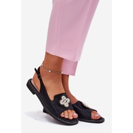 S.Barski Flat-klackade kvinnosandaler med en dekorativ detalj S. Barski KV51-080 svart 1