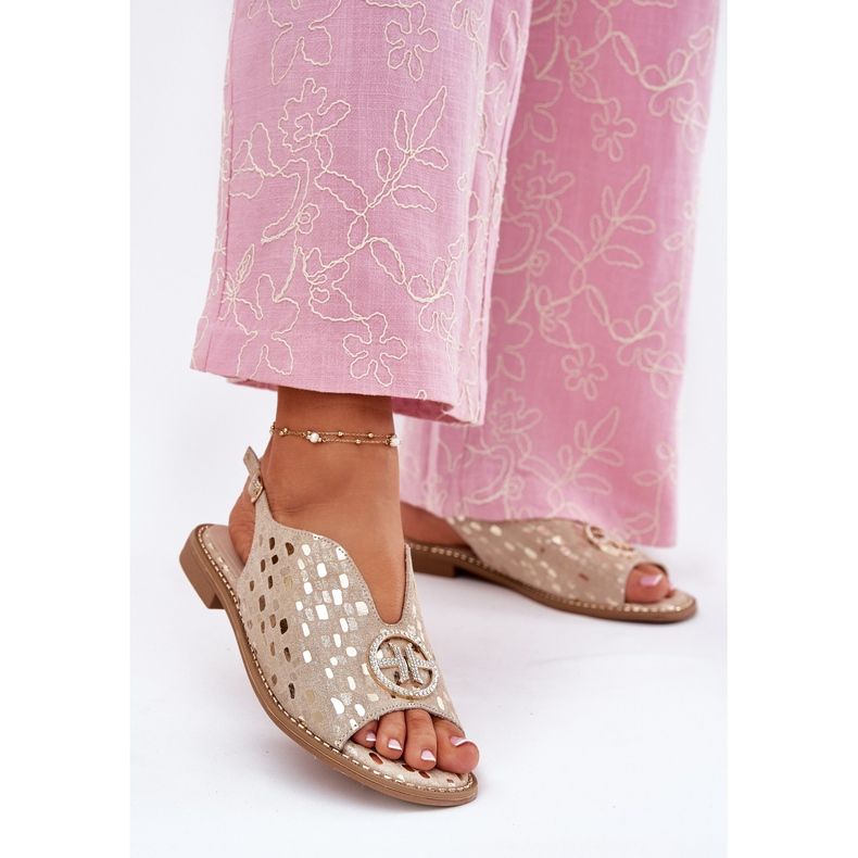 S.Barski Flatklackade lädersandaler med en prydnad av S. Barski KV51-094 PLN gyllene 2