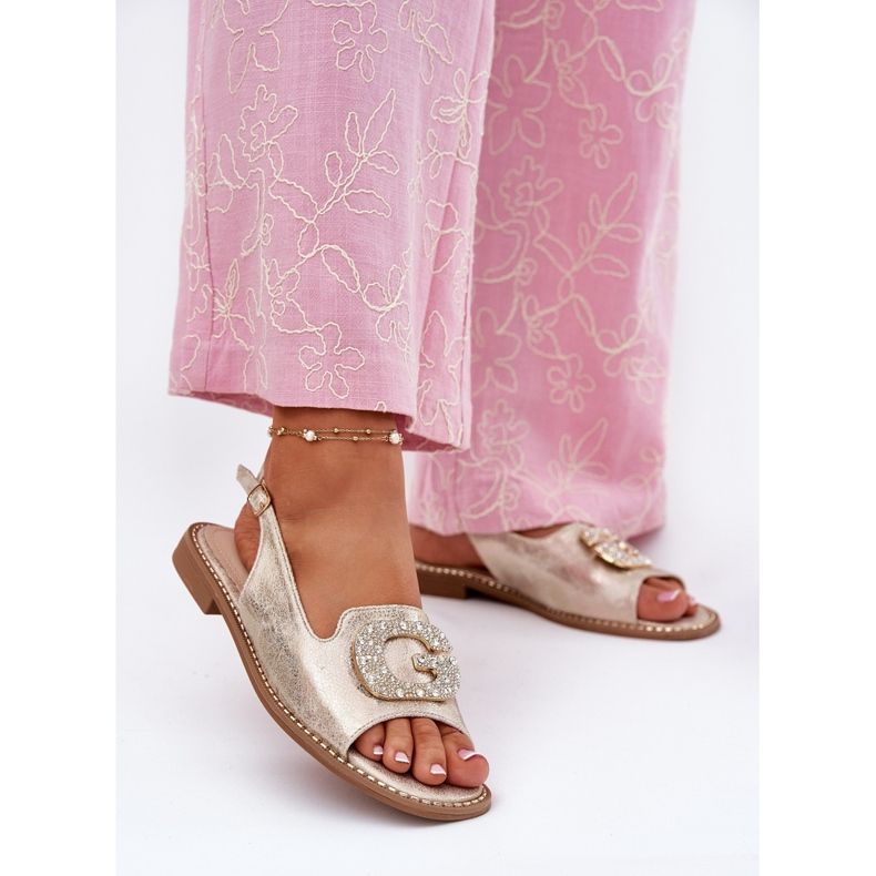 S.Barski Kvinnors sandaler med en dekorativ detalj av S. Barski KV51-081 PLN gyllene 2