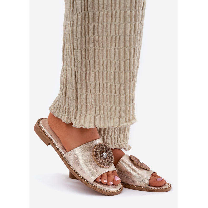 S.Barski Flat-klackade kvinnors flip flops med en prydnad av S. Barski KV51-013 Zloty gyllene 1