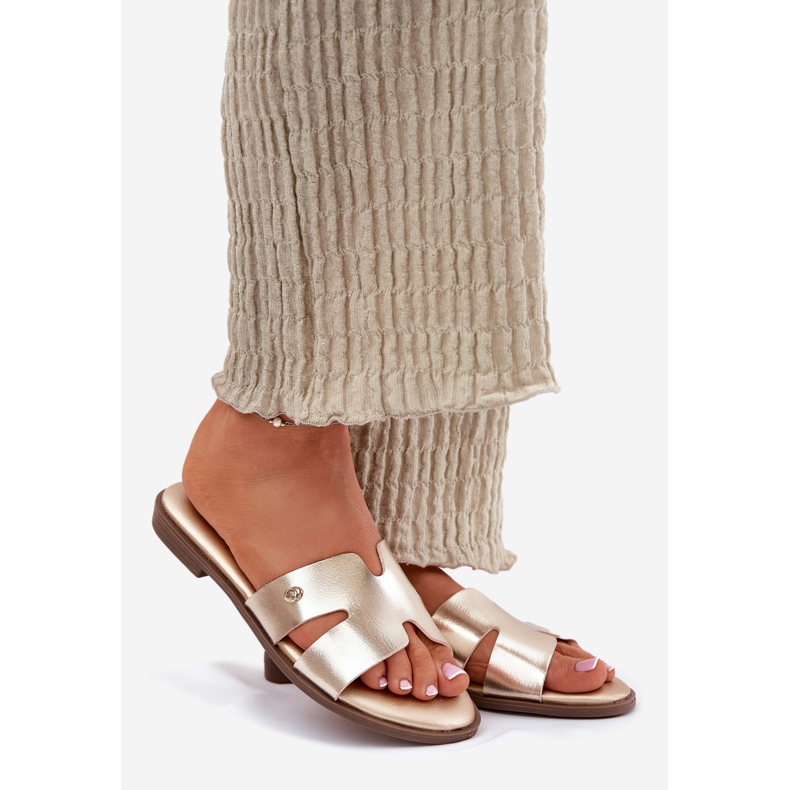 EVento Kvinnors platta klaffar med ekoläder gyllene läder 1