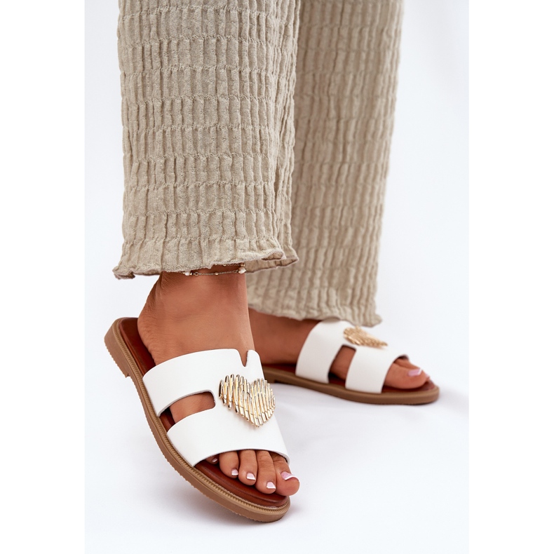 EVento Flat -hane kvinnors flip flops med en gyllene dekoration vit 2