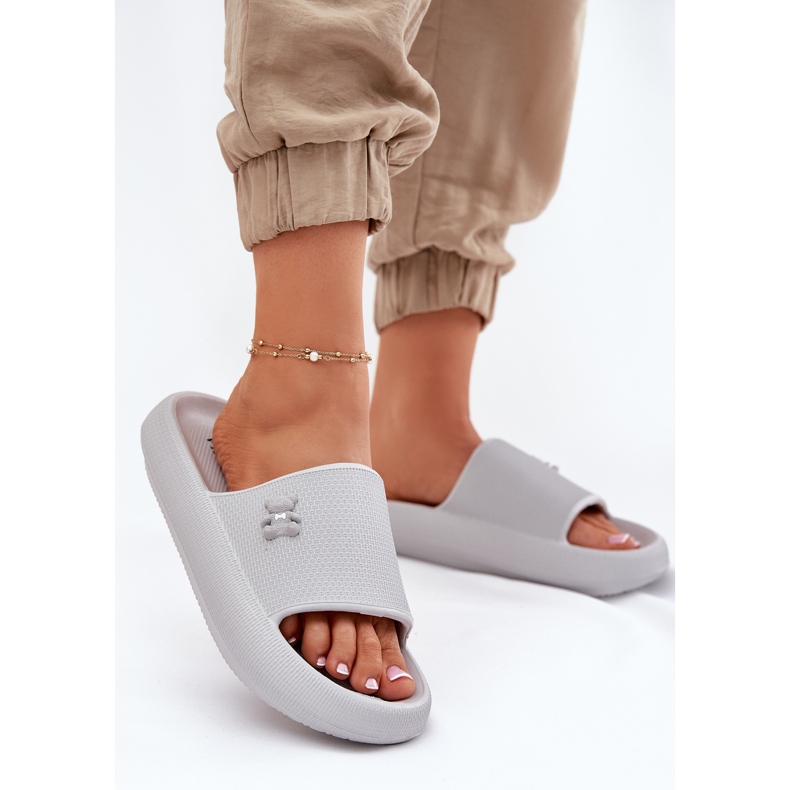 Kvinnors skum flip flops på plattformen med en Vinceza nallebjörn 75210 grå 2