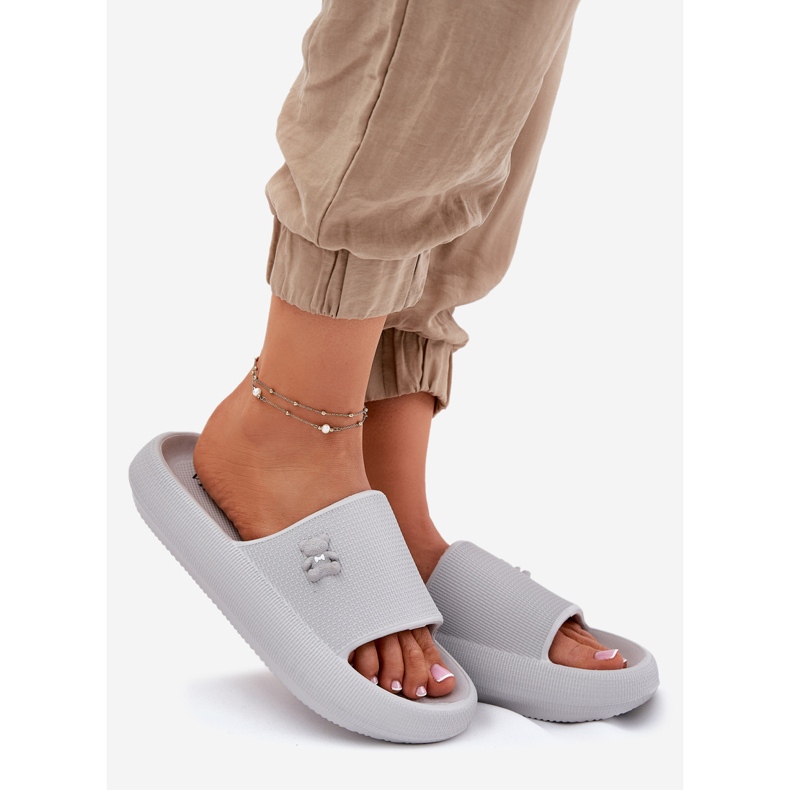 Kvinnors skum flip flops på plattformen med en Vinceza nallebjörn 75210 grå 1