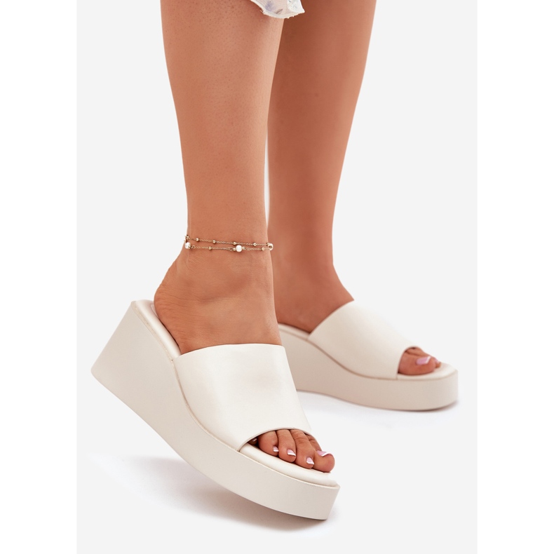 Inna Kvinnors flip flops på Anchoic Leather Bright Beige 1