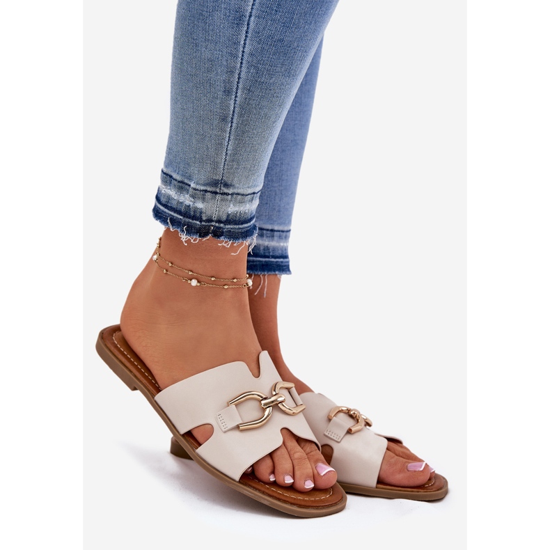 EVento Kvinnors platt flip flops med dekorativ detalj beige 1
