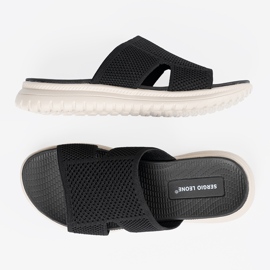 Kvinnors svarta tofflor på Sergio Leone -plattformen 2