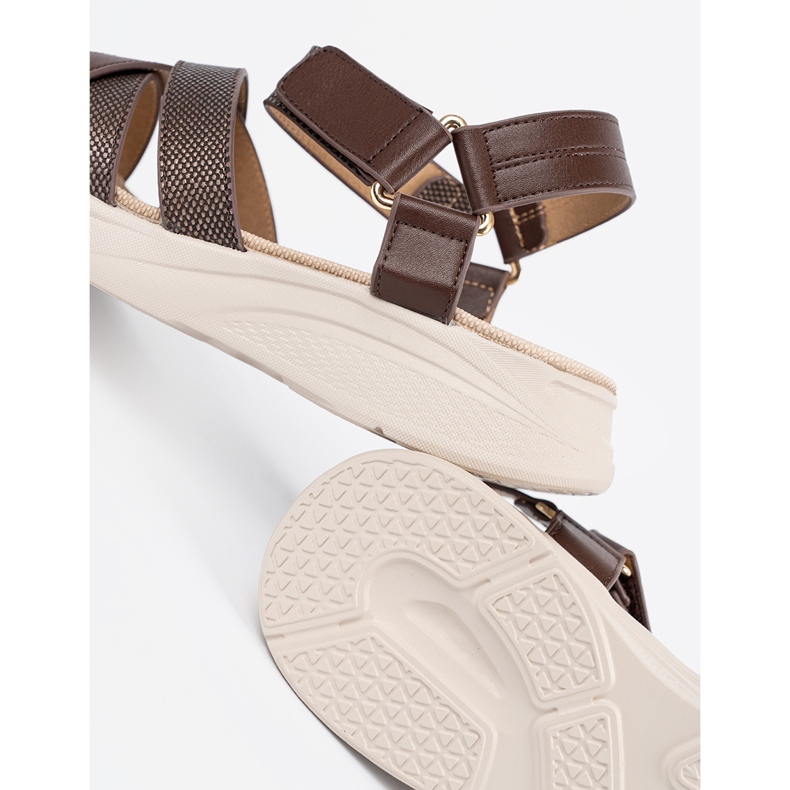 Sergio Leone Bruna sandaler på en vit plattform 1