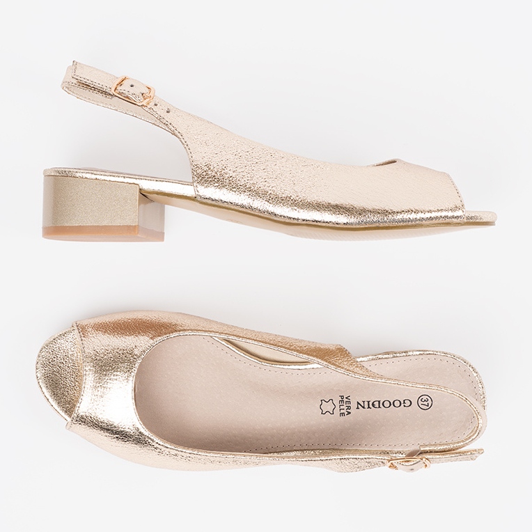 Goodin Lågklackade sandaler i guld gyllene 1