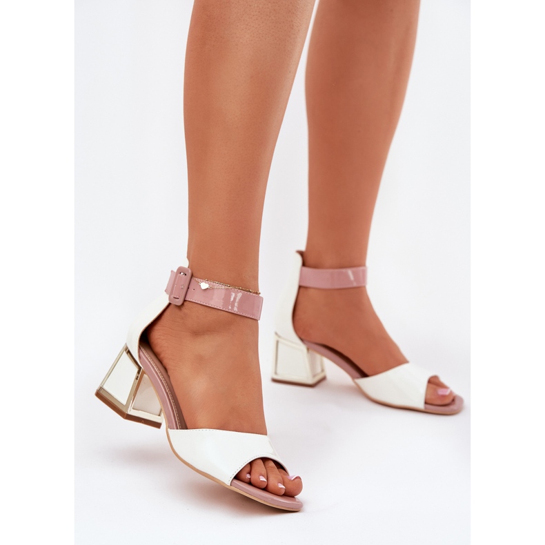 EVento Lackerade kvinnors sandaler på posten vit 2