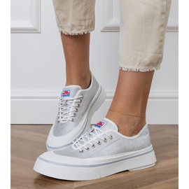 Grå kvinnors sneakers på plattformen 3