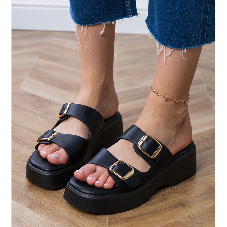 Svarta flip flops med klämmor på ränder 2