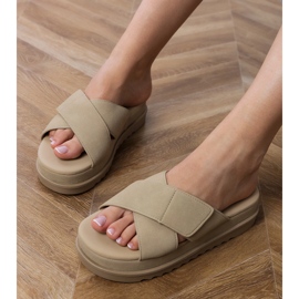 Brown Flip -flops med ränder på plattformen brun 4