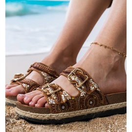 Bruna etniska flip flops med klämmor på ränder 4