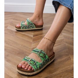 Gröna etniska flip flops med klämmor på ränder 3