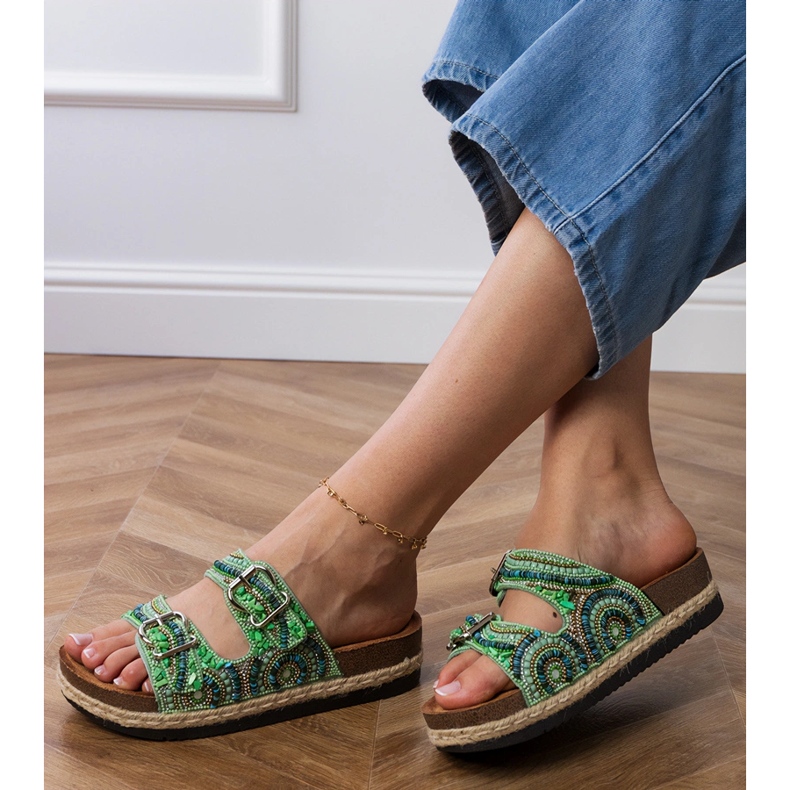 Gröna etniska flip flops med klämmor på ränder 2