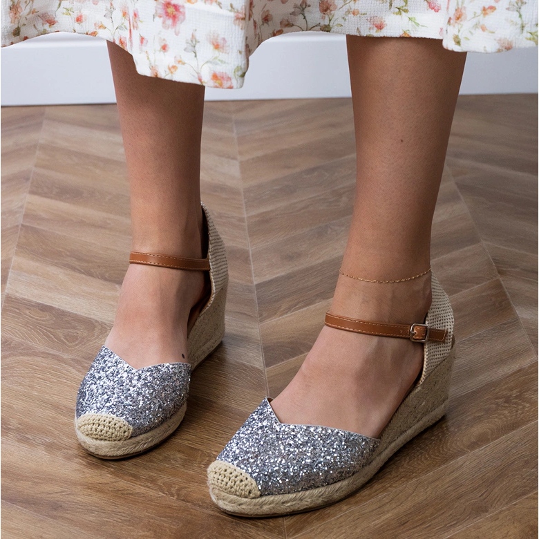 Silverbrokadesandaler på kil silver- 2