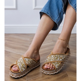 Beige flip flops med ränder 2