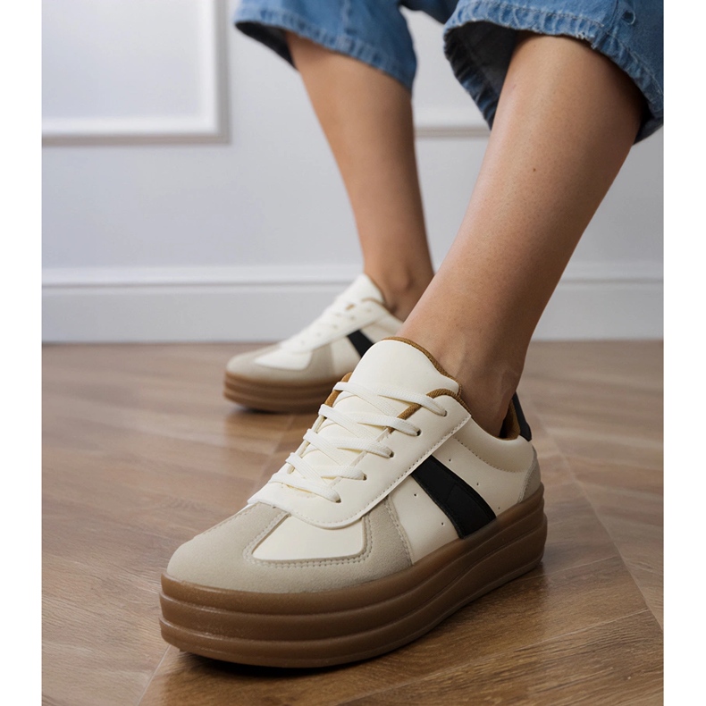 Beige kvinnors sneakers på plattformen 2