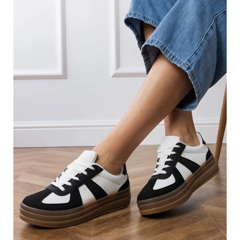 Svarta sneakers för kvinnor på plattformen 2