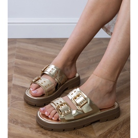 Gyllene platt flip flops med klämmor på ränder 4