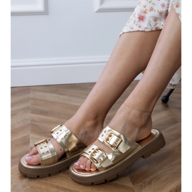 Gyllene platt flip flops med klämmor på ränder 5