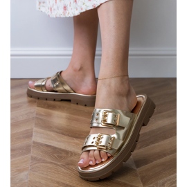 Gyllene platt flip flops med klämmor på ränder 6
