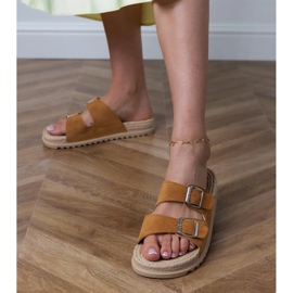 Brun platt flip flops med ränder klämmor 5