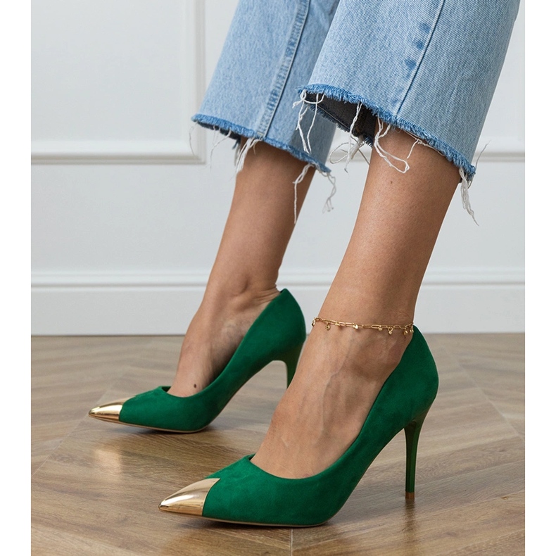 Gröna ekossampumpar med en metallisk tå 1