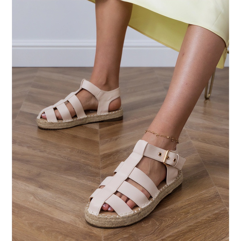 Beige espadrilles byggda -in sandaler 1