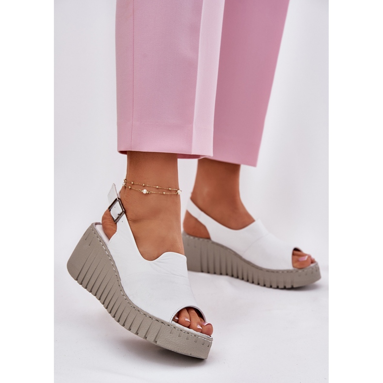 ARTIKER Kvinnors sandaler gjorda av naturläder för en kil Artker 54C0786 vit 2