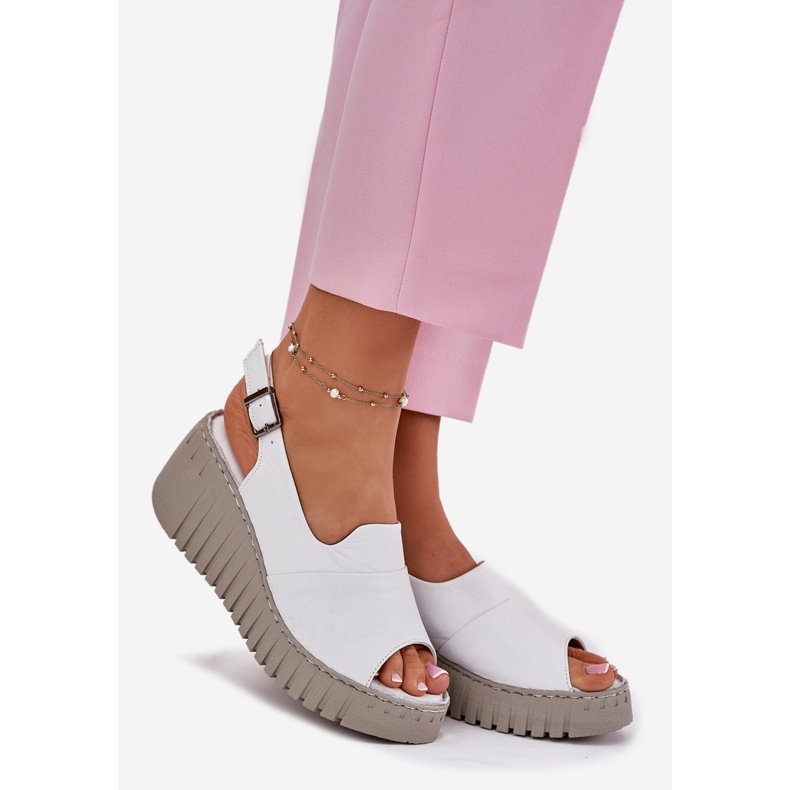 ARTIKER Kvinnors sandaler gjorda av naturläder för en kil Artker 54C0786 vit 1