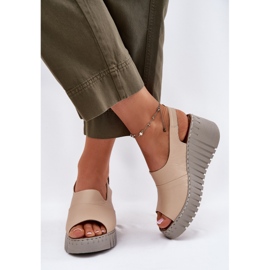 ARTIKER Kvinnors sandaler gjorda av naturläder på Wedge Artker 56C0957 Beige 3
