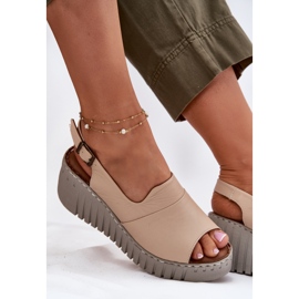 ARTIKER Kvinnors sandaler gjorda av naturläder på Wedge Artker 56C0957 Beige 8