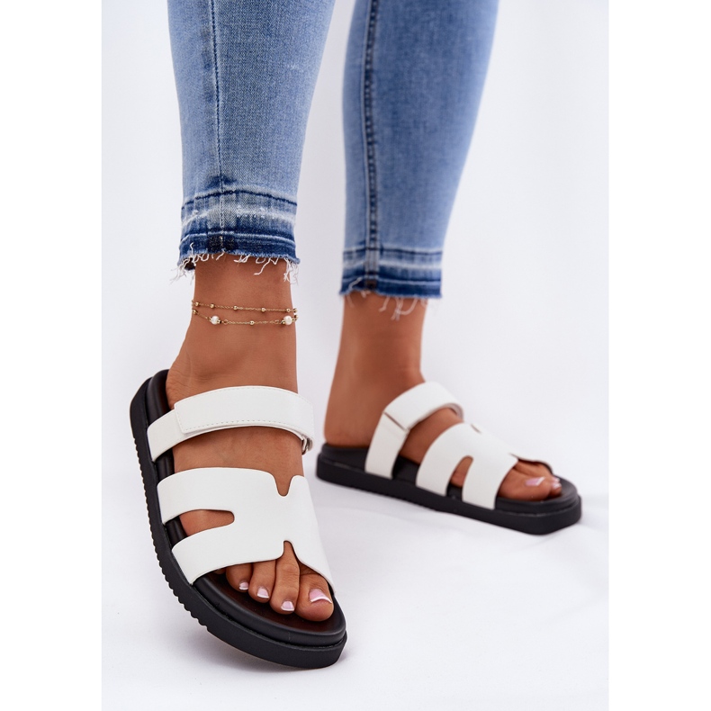 Kvinnors flip flops med Vinceza 17401 kardborrband vit 2