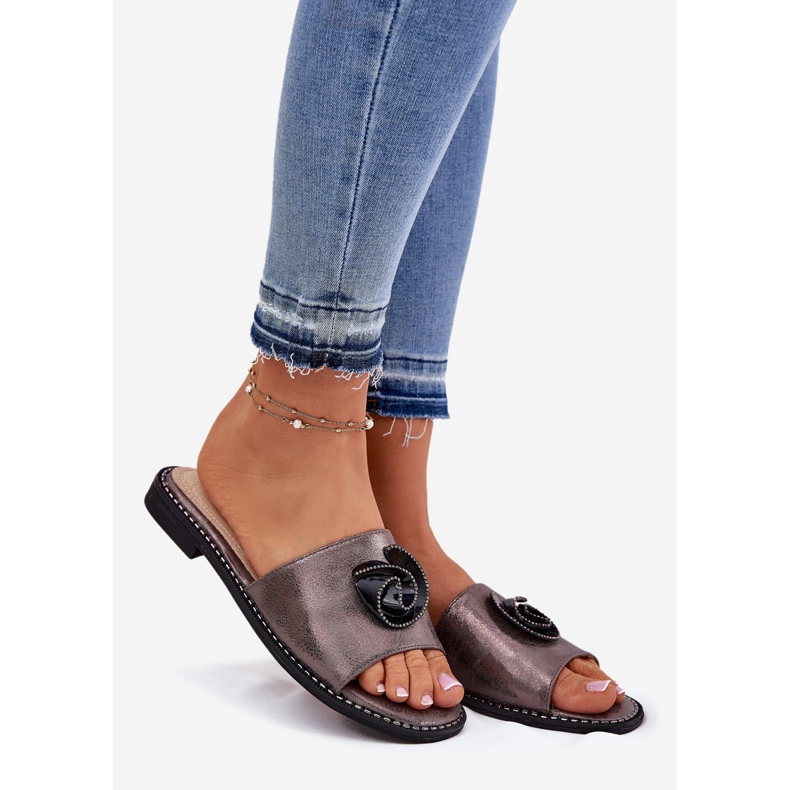 S.Barski Flatklackade kvinnors flip flops med dekorativ KV51-007 grafitdetalj silver- 1