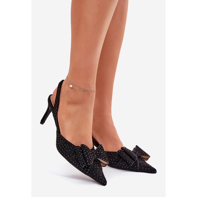 Dekorerade höga klackar med en öppen klack och svart båge 1