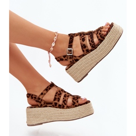 Kvinnors sandaler med ränder och leopardfläta brun 6