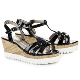 Kylie Lackade kilsandaler svart 1