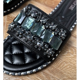 Svart flip -flops dekorerade med kristaller 4