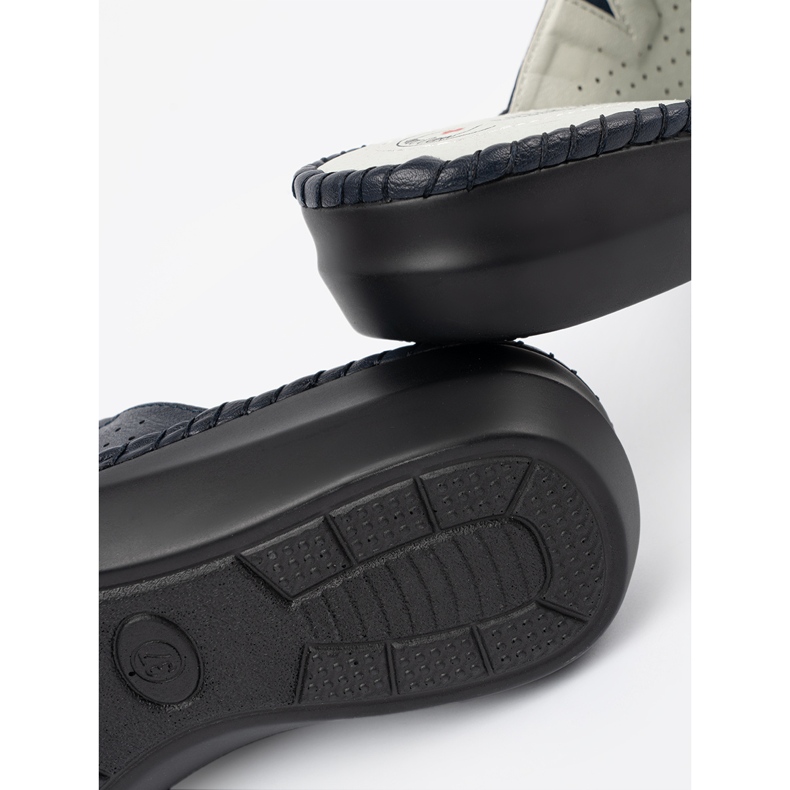 J. Star Flip flops med en läderinsats marinblå 1