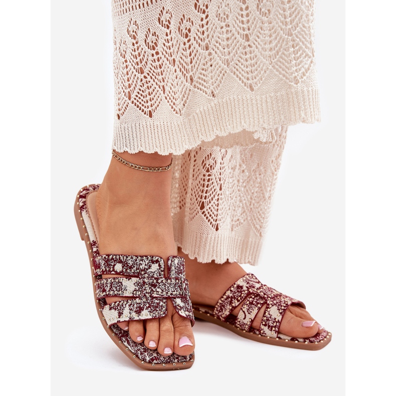 Dekorerade platta vinröd klaffar 1