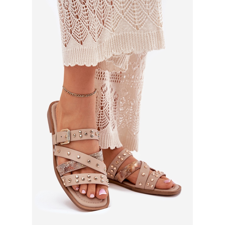 Dekorerade kvinnors platthöjda kvinnors flip flops med ränder och en beige klämma 1