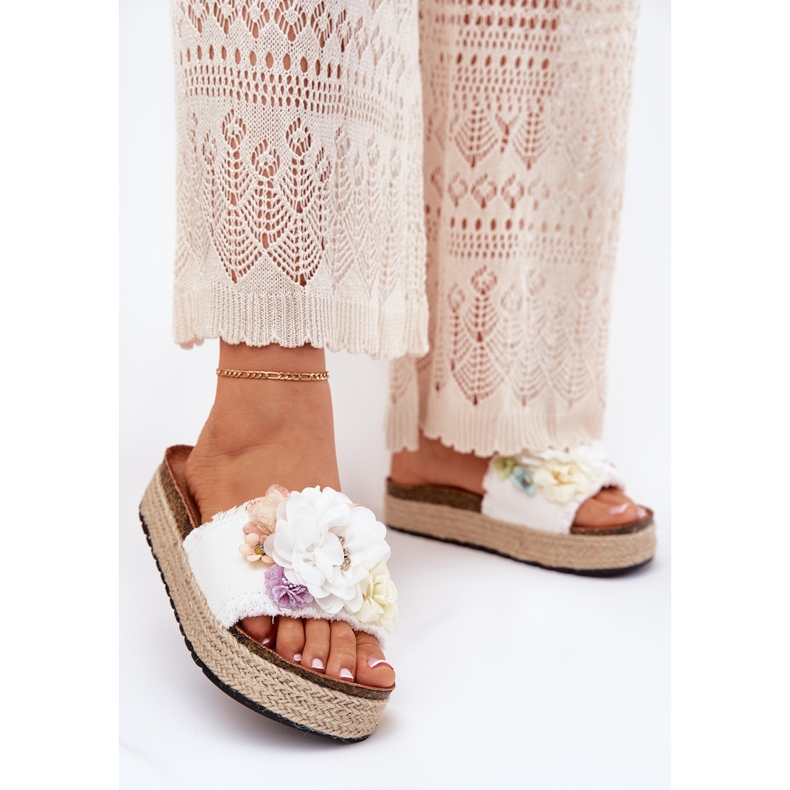Kvinnors flip flops med blommor plattform med vit fläta 2